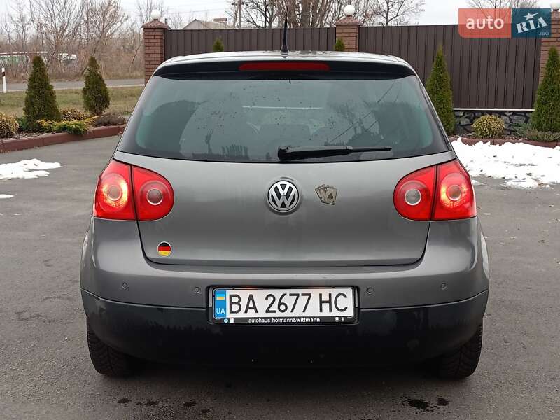 Хетчбек Volkswagen Golf 2008 в Благовіщенську