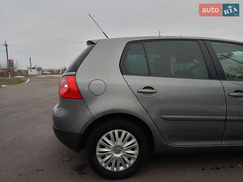 Хетчбек Volkswagen Golf 2008 в Благовіщенську