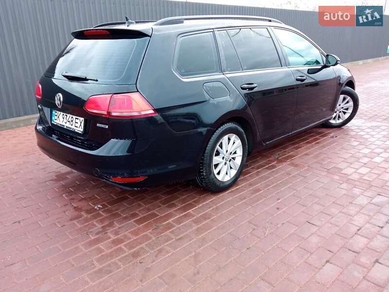 Універсал Volkswagen Golf 2016 в Сарнах