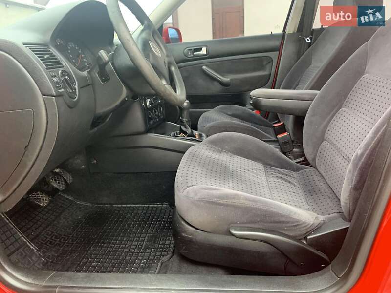 Хетчбек Volkswagen Golf 1999 в Тернополі