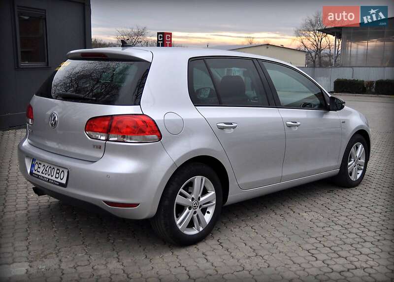 Хетчбек Volkswagen Golf 2012 в Чернівцях