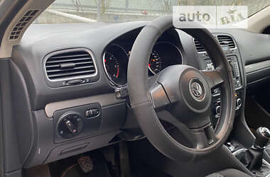 Універсал Volkswagen Golf 2012 в 