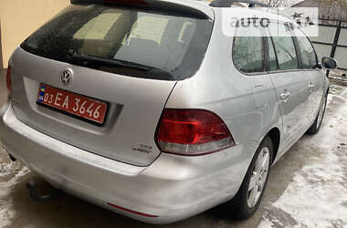Універсал Volkswagen Golf 2012 в 