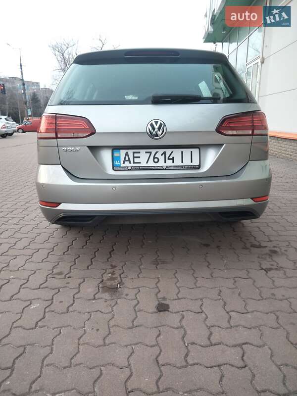 Універсал Volkswagen Golf 2017 в Кривому Розі