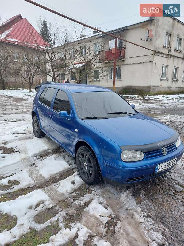 Volkswagen Golf 2001