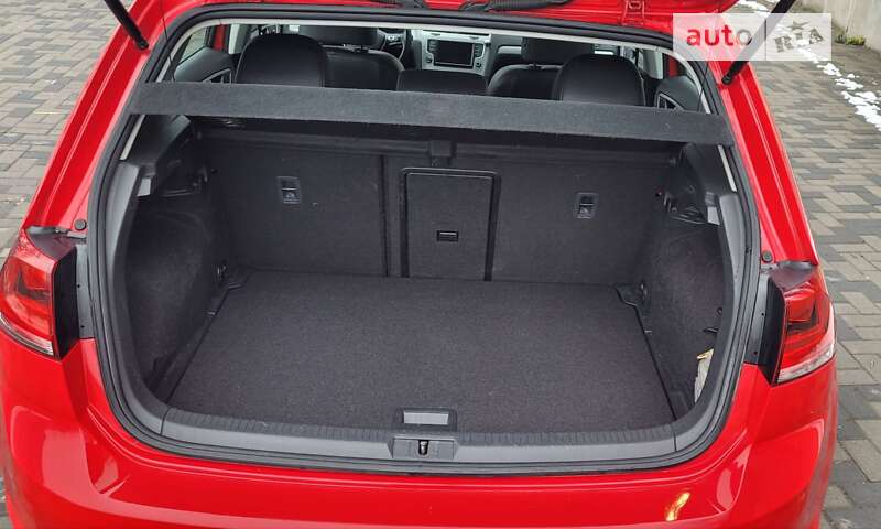 Хетчбек Volkswagen Golf 2015 в Дніпрі