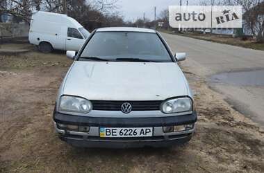 Хетчбек Volkswagen Golf 1995 в Миколаєві
