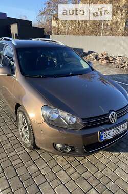 Универсал Volkswagen Golf 2011 в Ровно