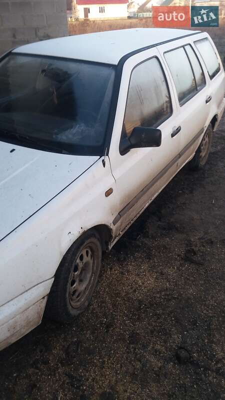 Універсал Volkswagen Golf 1994 в Рівному