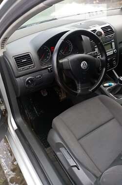 Хэтчбек Volkswagen Golf 2005 в Бобровице