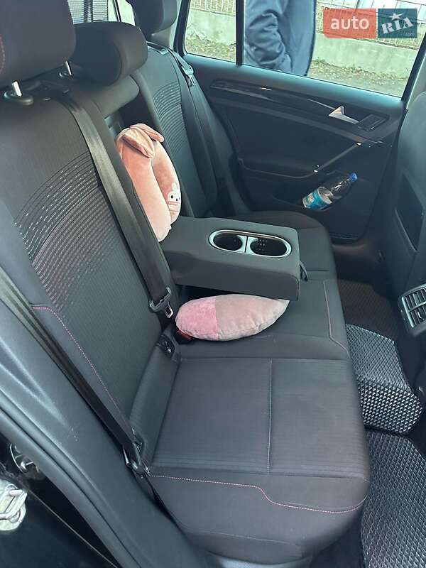 Універсал Volkswagen Golf 2017 в Врадіївці