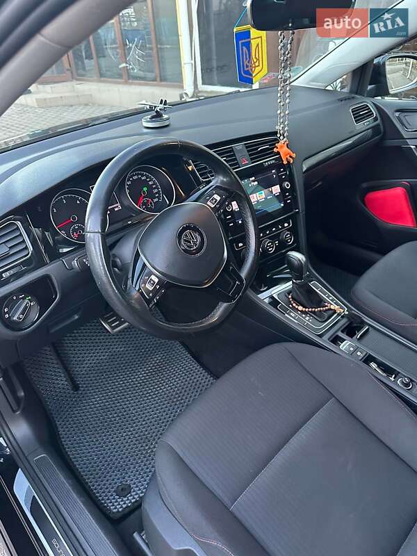 Універсал Volkswagen Golf 2017 в Врадіївці