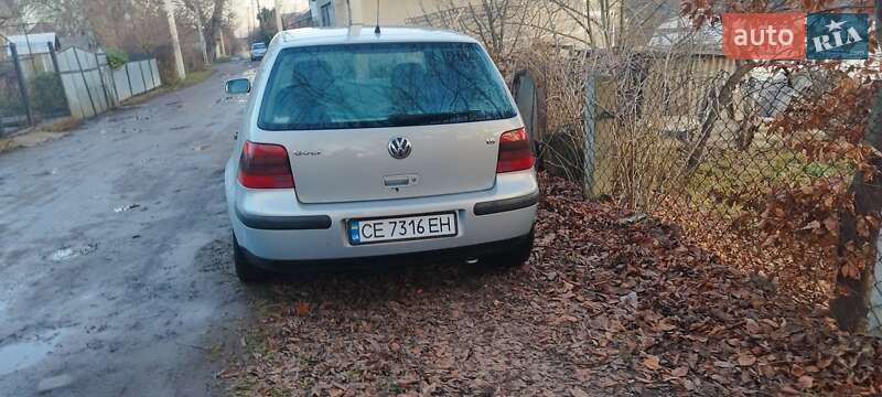 Хетчбек Volkswagen Golf 2000 в Чернівцях
