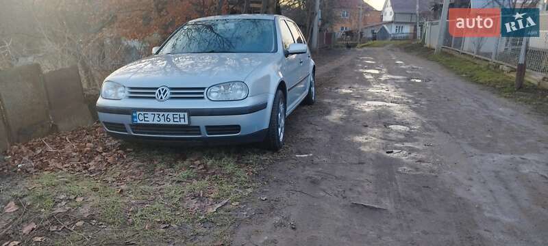 Хетчбек Volkswagen Golf 2000 в Чернівцях
