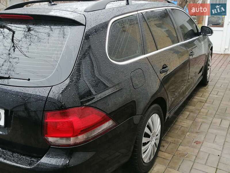 Универсал Volkswagen Golf 2013 в Житомире