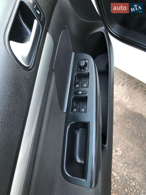 Універсал Volkswagen Golf 2011 в Шептицькому