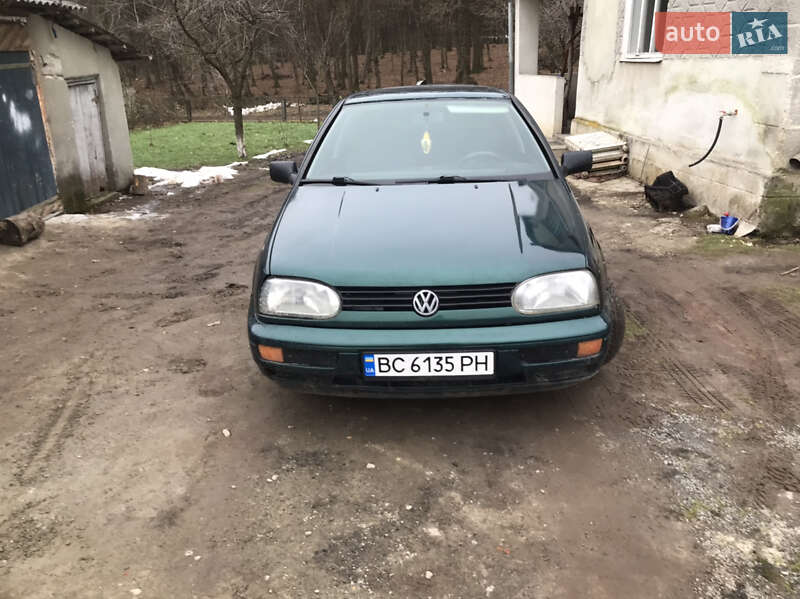 Хэтчбек Volkswagen Golf 1995 в Самборе