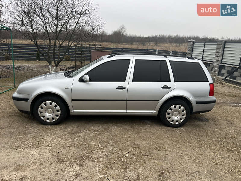 Універсал Volkswagen Golf 2005 в Звягелі