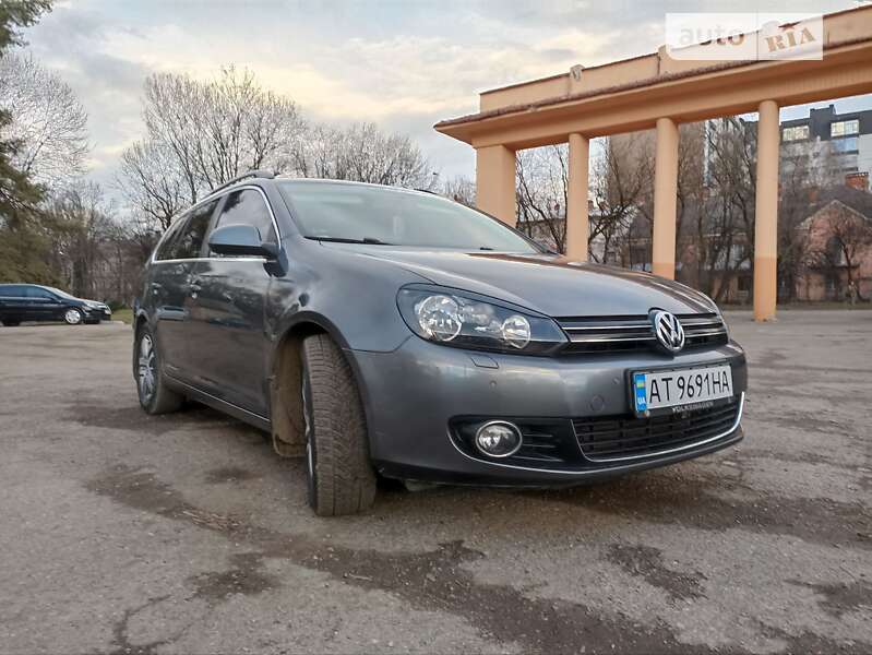 Універсал Volkswagen Golf 2010 в Івано-Франківську