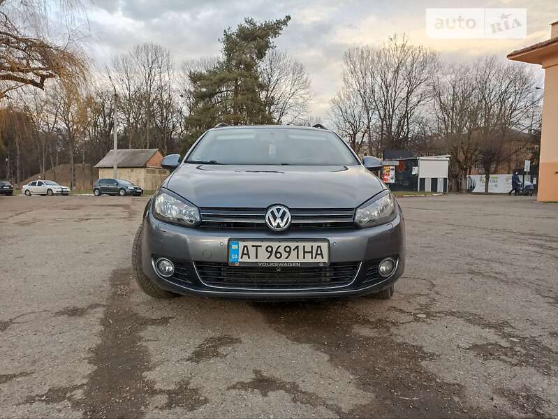 Універсал Volkswagen Golf 2010 в Івано-Франківську