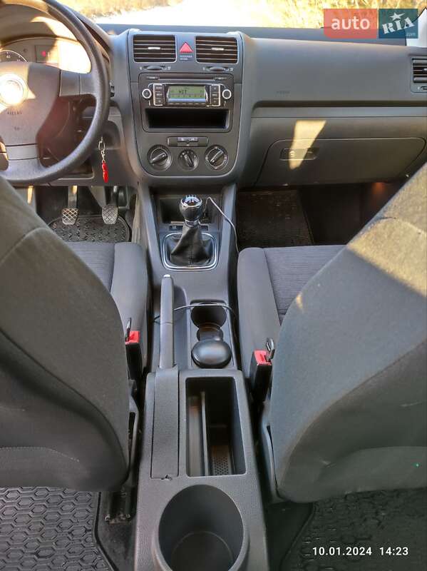 Хетчбек Volkswagen Golf 2008 в Ковелі