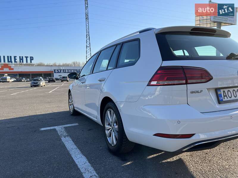 Универсал Volkswagen Golf 2018 в Ужгороде