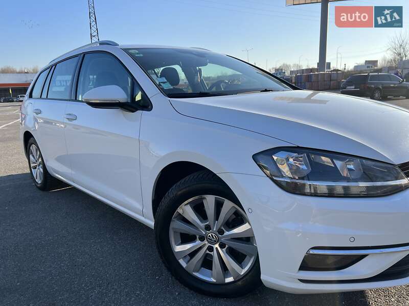 Универсал Volkswagen Golf 2018 в Ужгороде