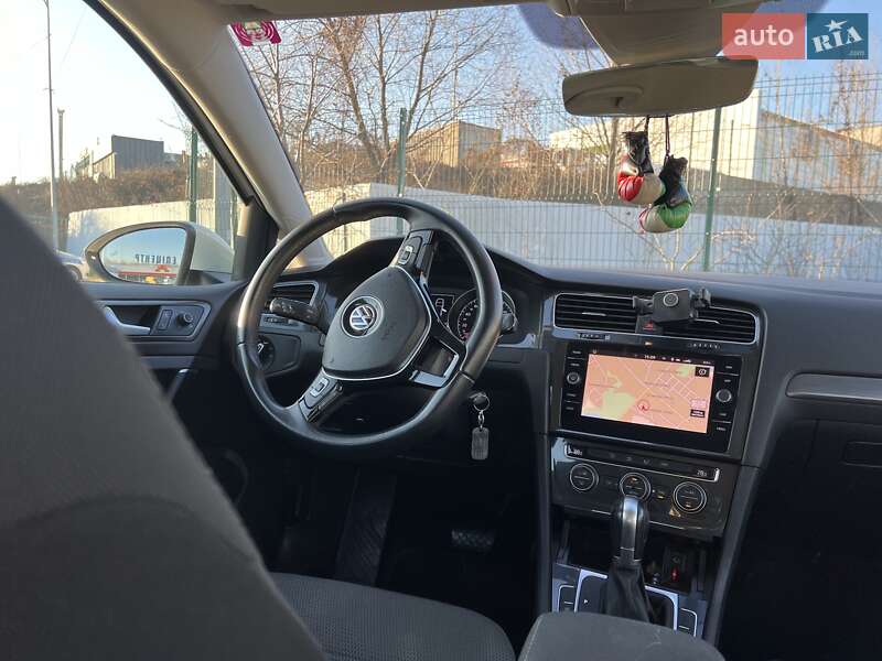 Универсал Volkswagen Golf 2018 в Ужгороде