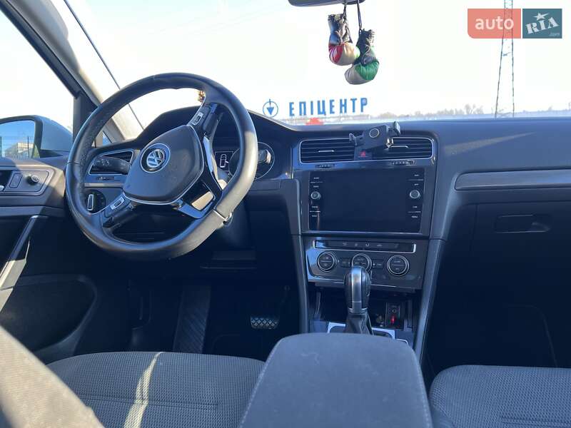 Универсал Volkswagen Golf 2018 в Ужгороде