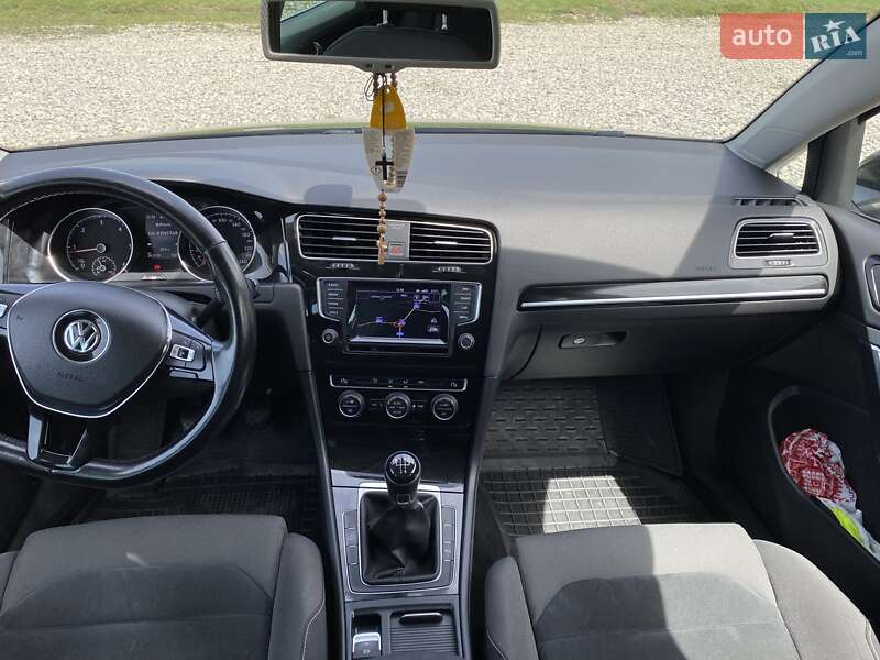 Универсал Volkswagen Golf 2014 в Ивано-Франковске