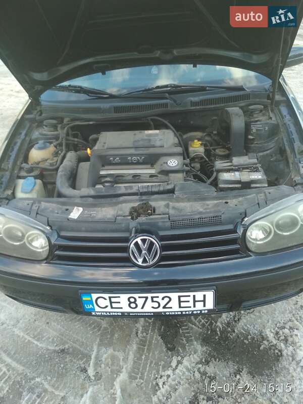 Універсал Volkswagen Golf 2000 в Чернівцях