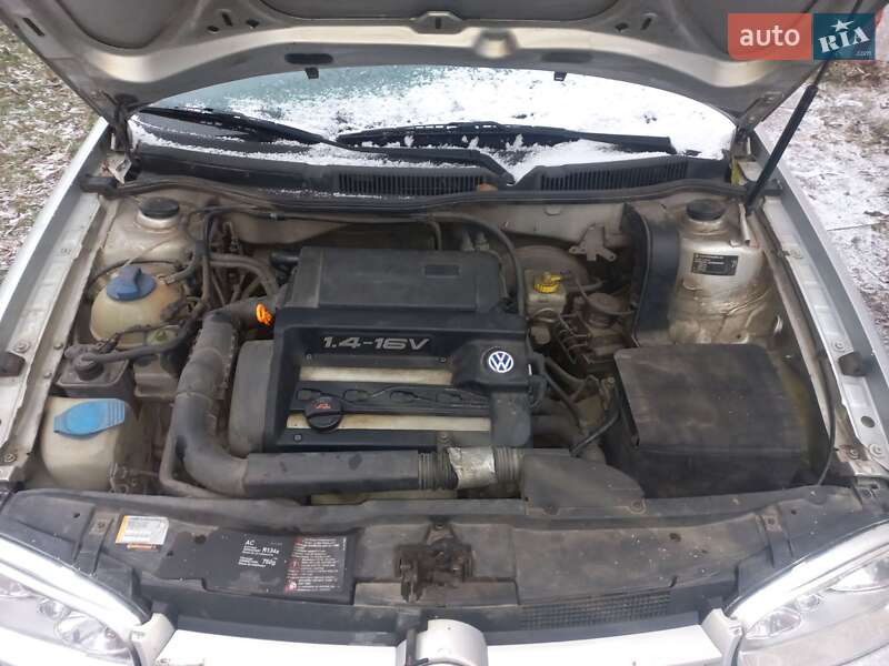 Хетчбек Volkswagen Golf 2000 в Подільську