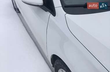 Хетчбек Volkswagen Golf 2017 в 