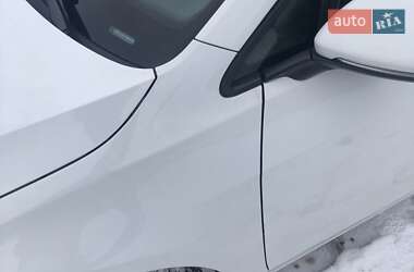 Хетчбек Volkswagen Golf 2017 в 
