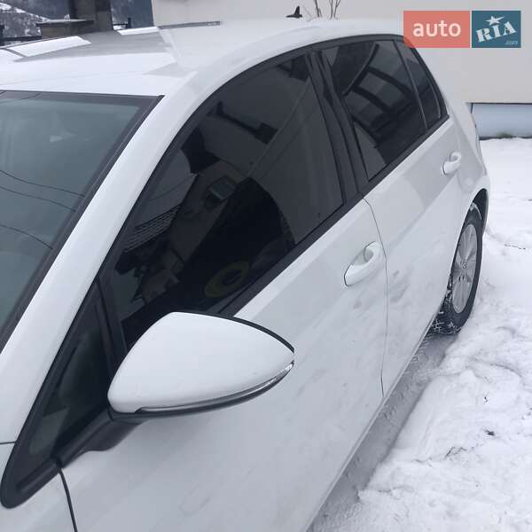 Хетчбек Volkswagen Golf 2017 в Міжгір'ї