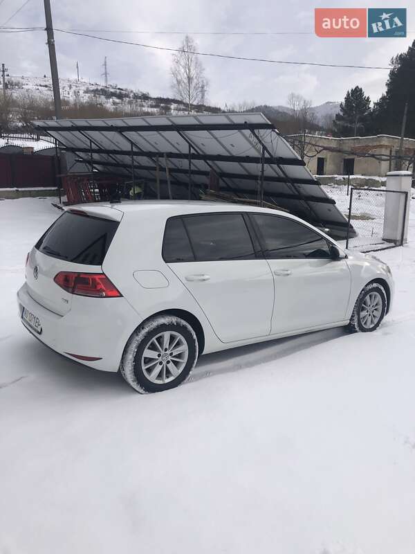 Хетчбек Volkswagen Golf 2017 в Міжгір'ї