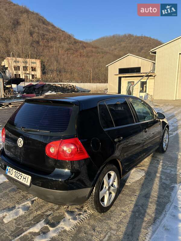 Volkswagen Golf 2004