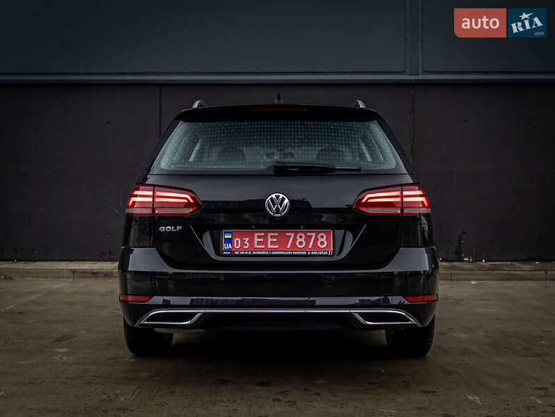 Універсал Volkswagen Golf 2020 в Києві