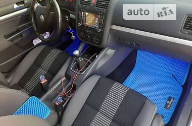 Хетчбек Volkswagen Golf 2008 в 