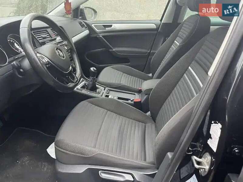 Хетчбек Volkswagen Golf 2015 в Стрию