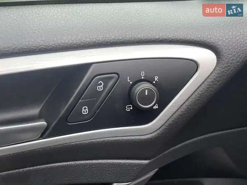 Хетчбек Volkswagen Golf 2015 в Стрию