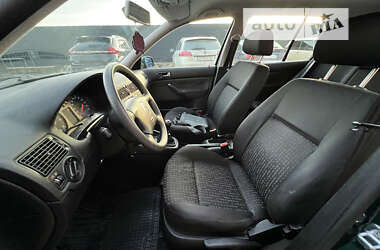 Хэтчбек Volkswagen Golf 2001 в Тернополе