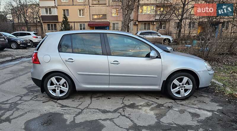 Хэтчбек Volkswagen Golf 2008 в Кривом Роге