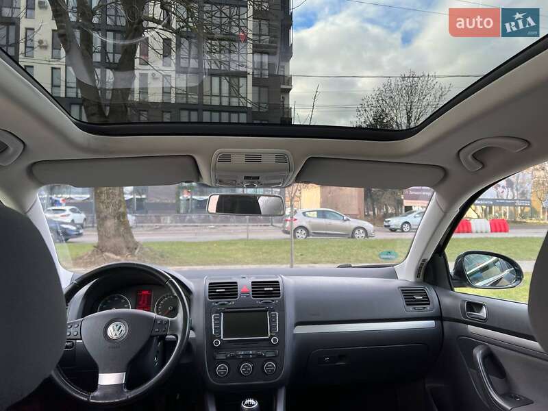 Универсал Volkswagen Golf 2009 в Ужгороде