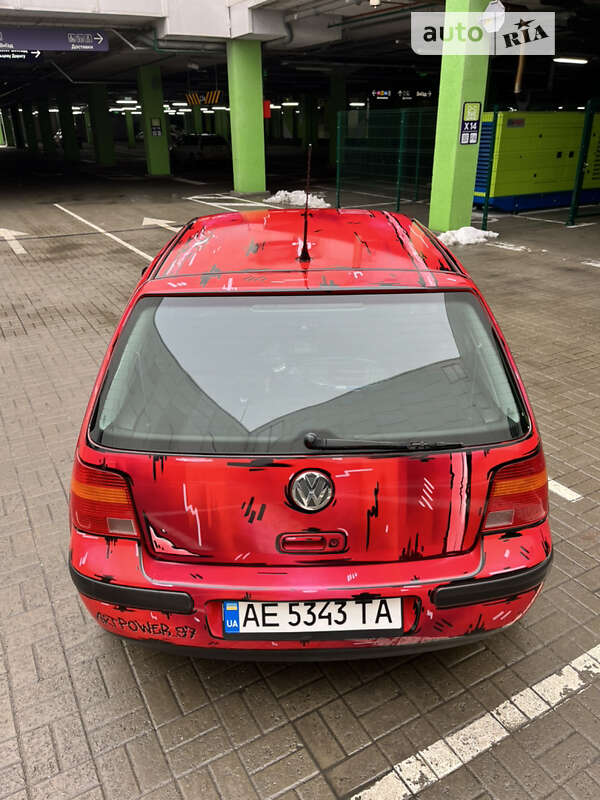 Хэтчбек Volkswagen Golf 1999 в Киеве