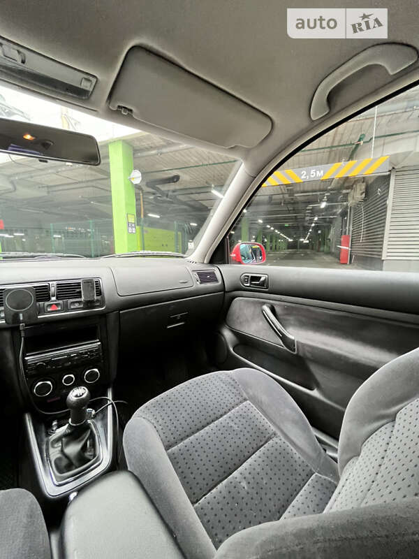 Хэтчбек Volkswagen Golf 1999 в Киеве