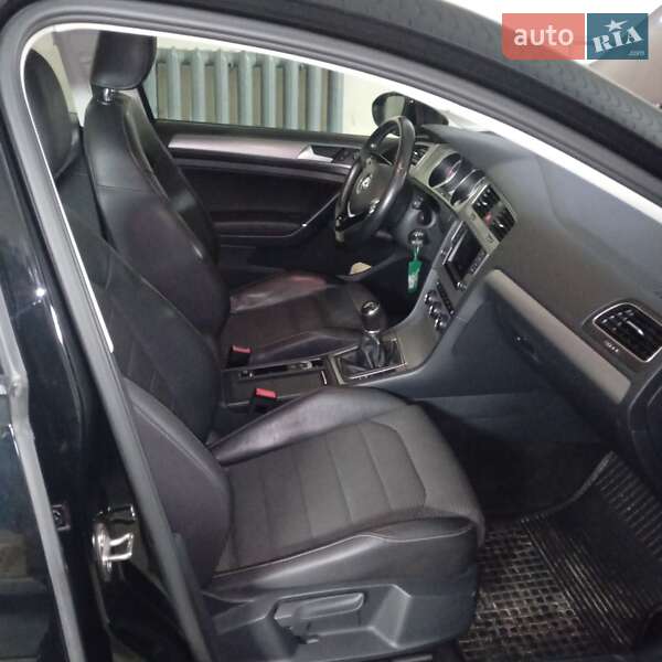 Универсал Volkswagen Golf 2015 в Хмельнике