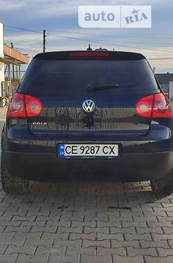 Хэтчбек Volkswagen Golf 2005 в Черновцах