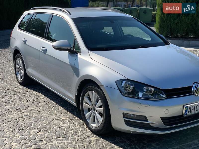 Універсал Volkswagen Golf 2015 в Дніпрі