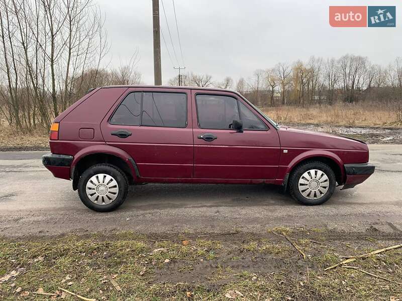 Хетчбек Volkswagen Golf 1985 в Козятині